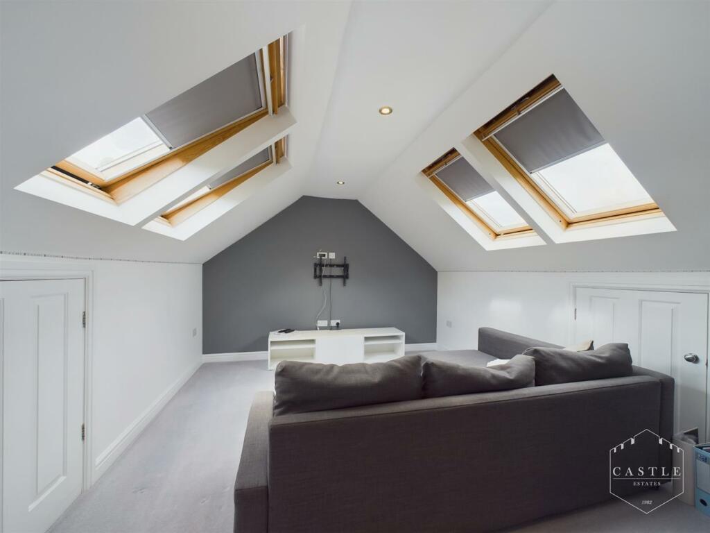 BEDROOM FIVE