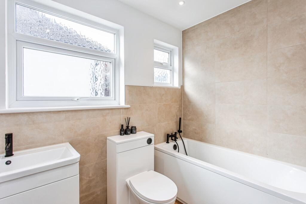 Bath/Shower Room
