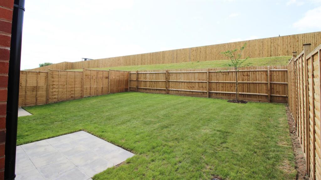 Thornbury 89 Garden Slider.jpg