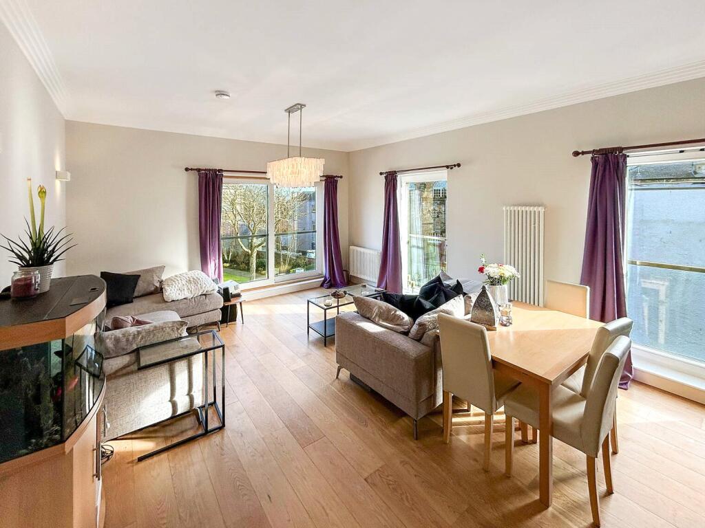 Living/Dining Area