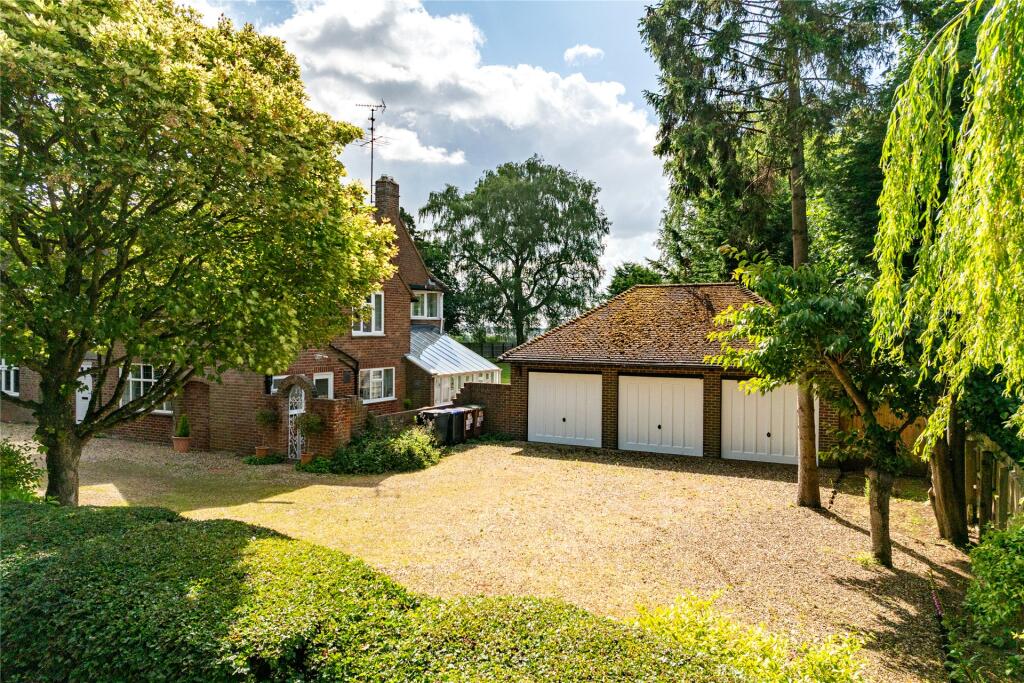 Driveway/Garaging
