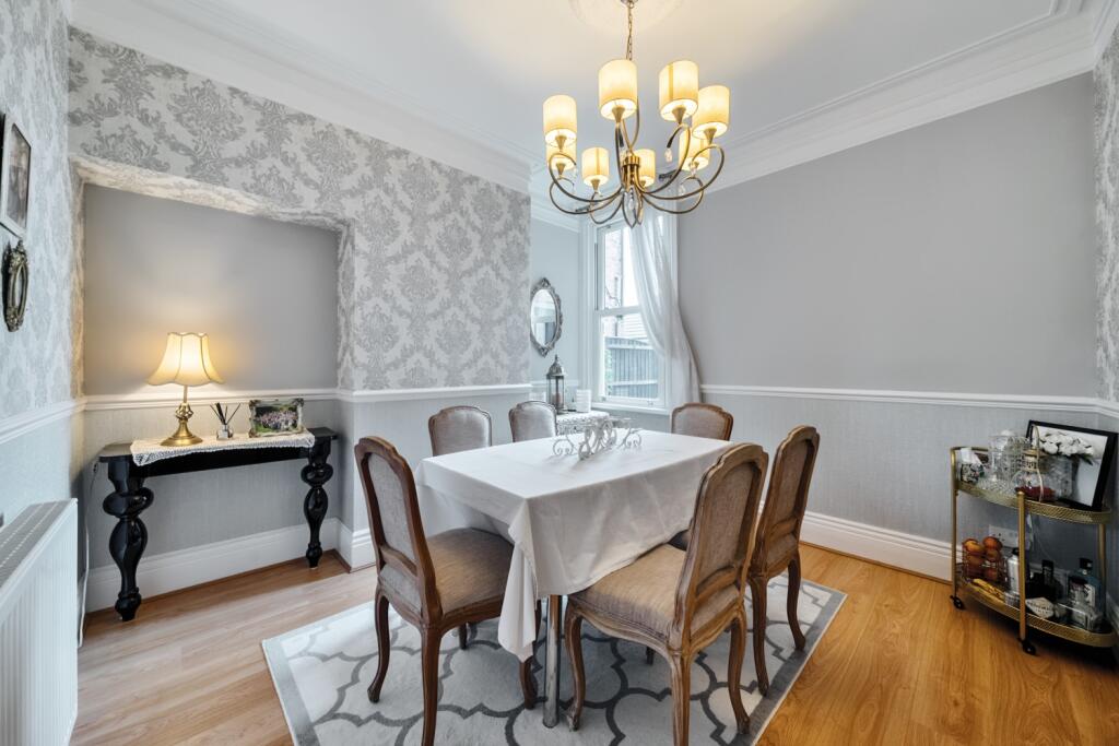 1329585-11-6880de698578e