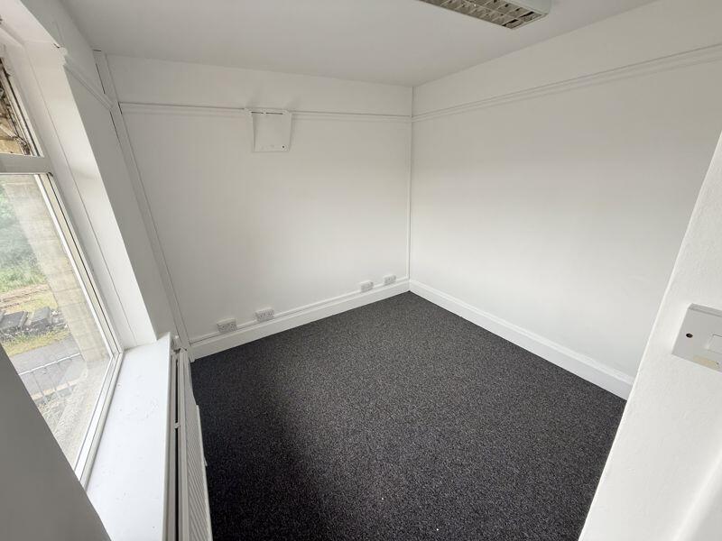 Office space first floor x1