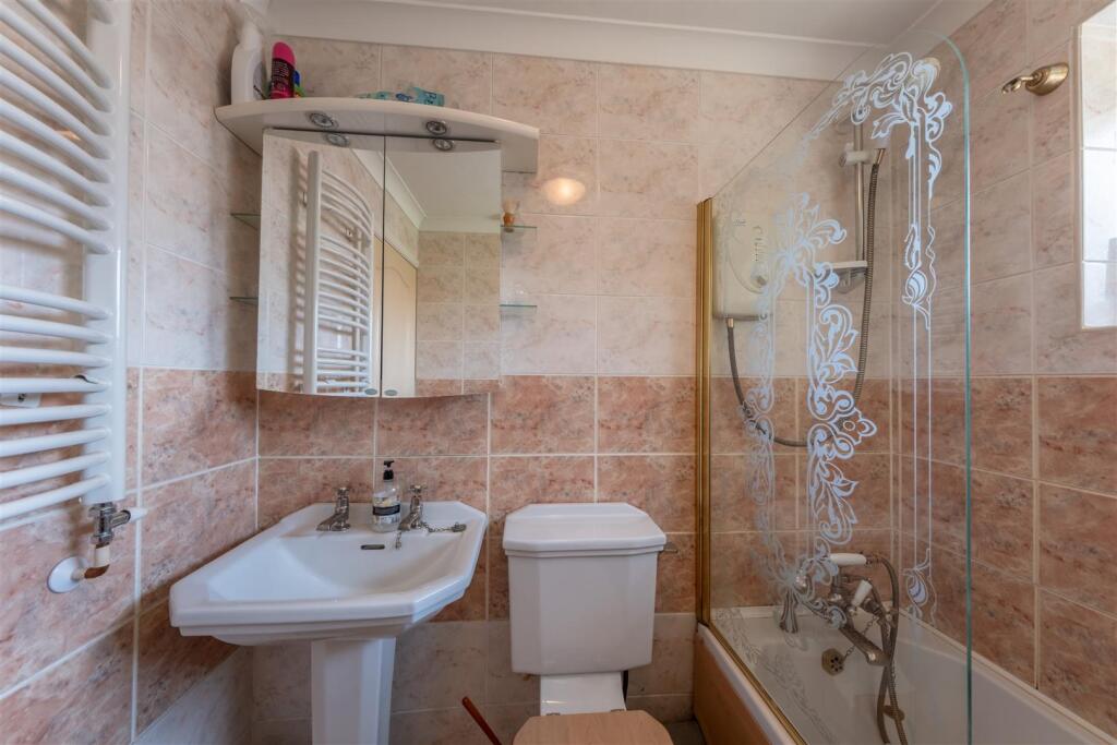 10 Meadow Close-025.jpg