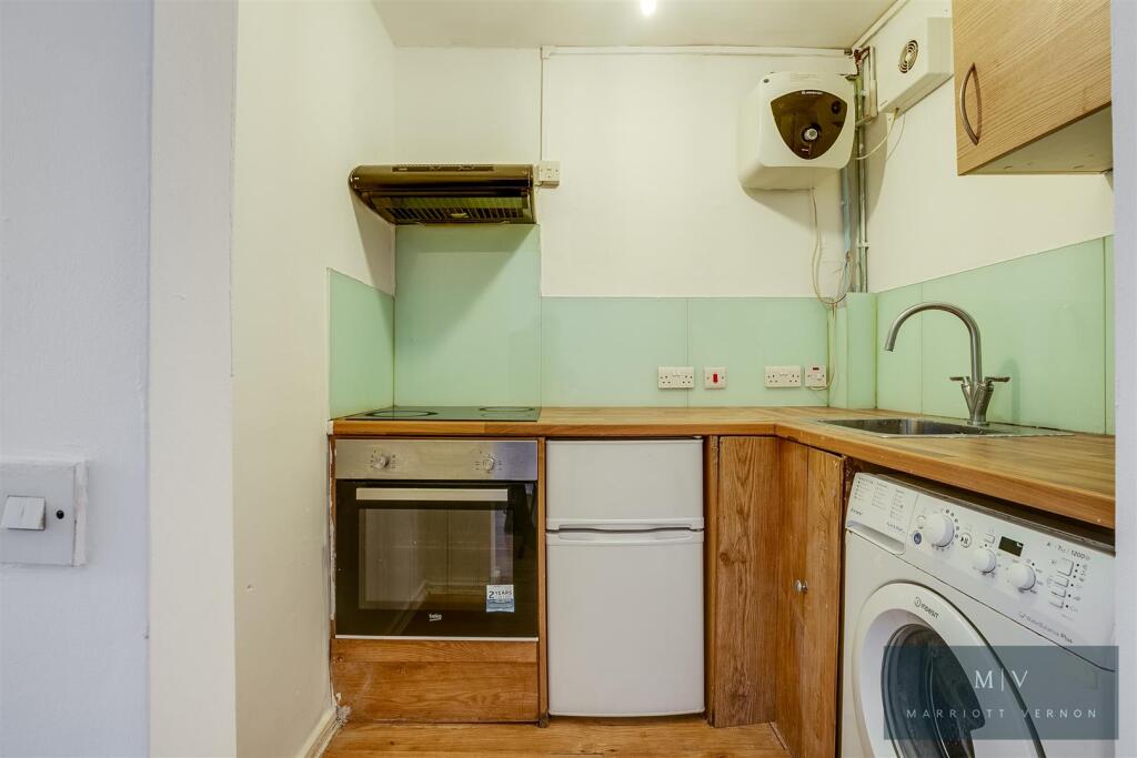 Penceat Court 13 MV-4.jpg