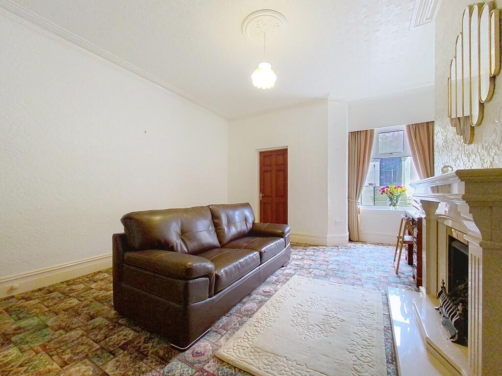 Living Room / Din...