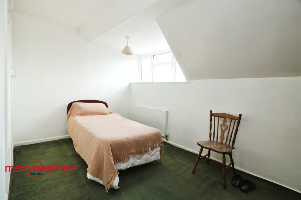 FRONT BEDROOM