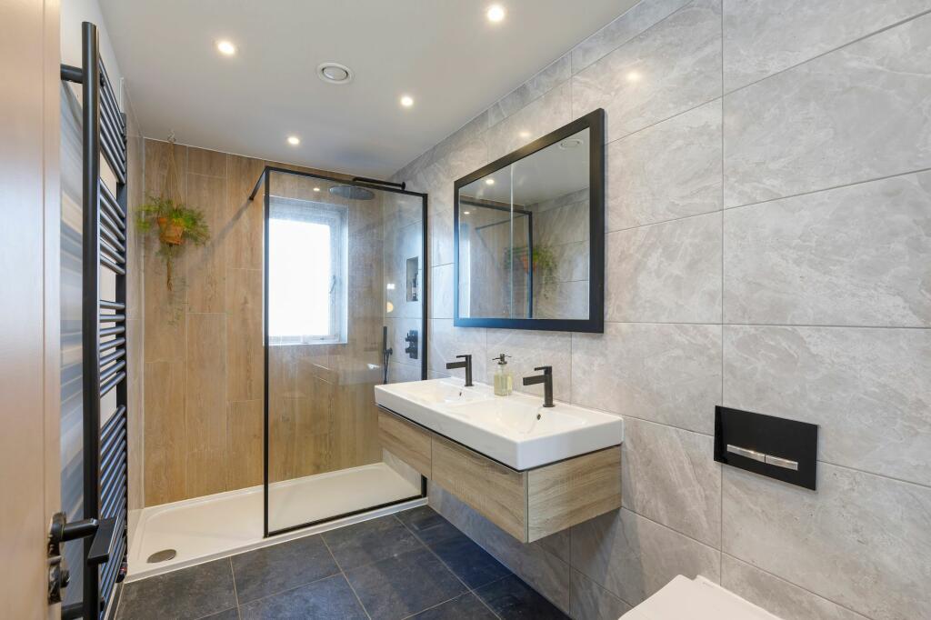 Master en-suite