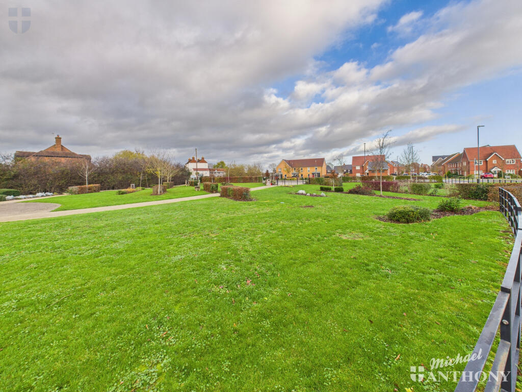 CAM03852G0-PR0483-STILL021