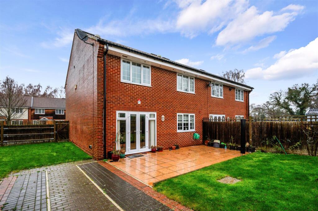 CUDDINGTON CLOSE, (11).jpg