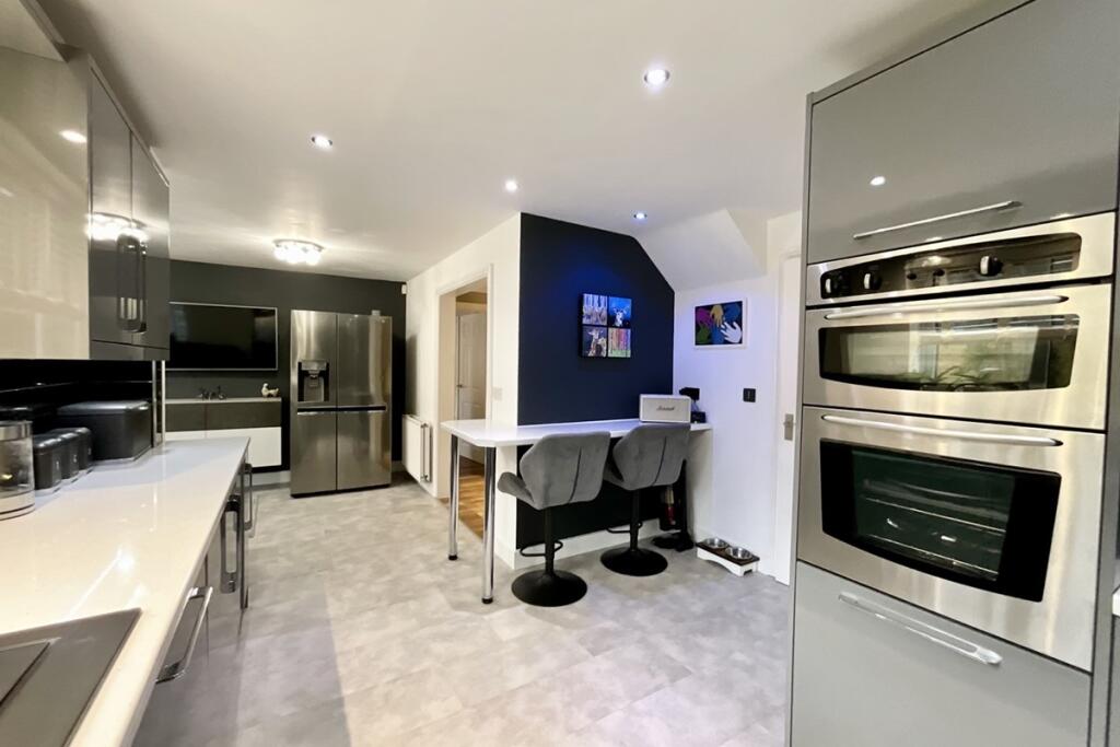 open plan living/kit