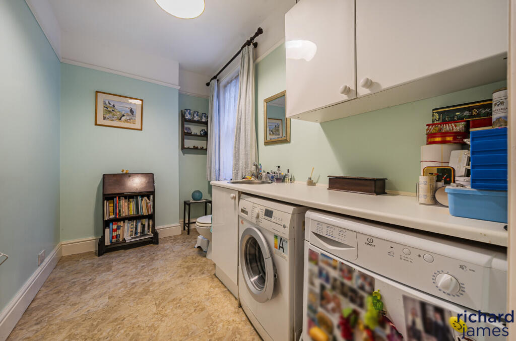 3ce73e10-4956-4f6...