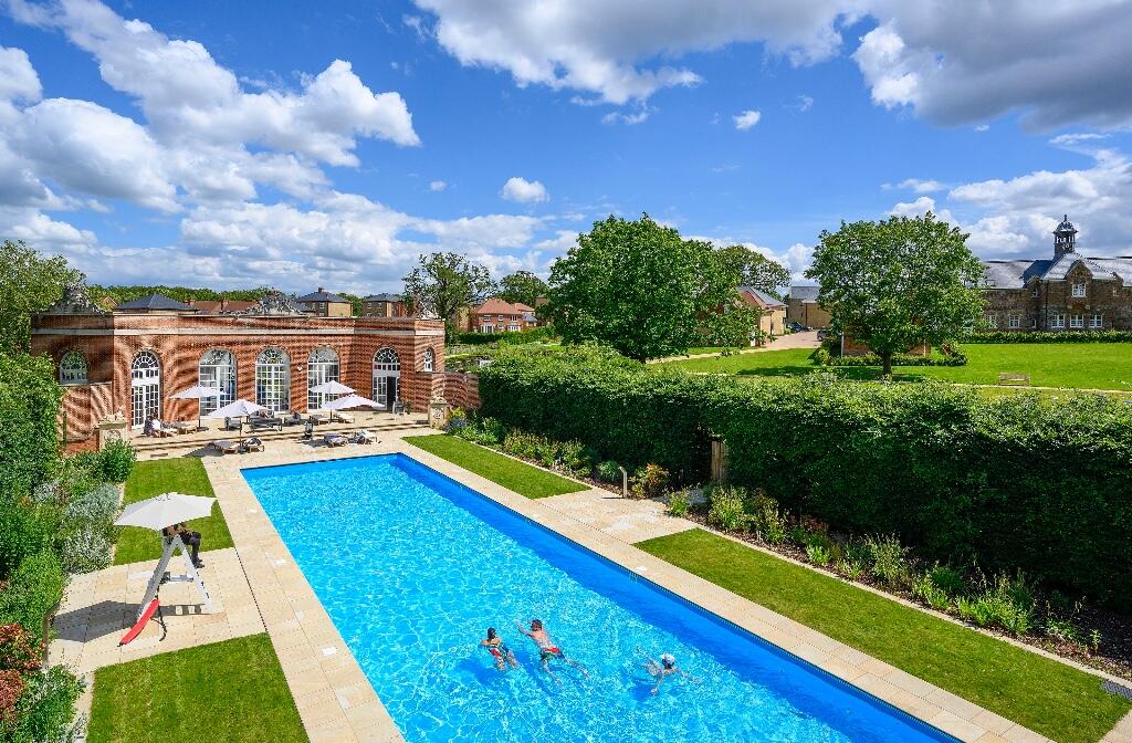 Residents Pool