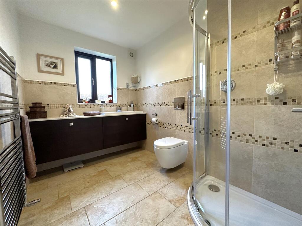 Ground Floor Shower Room 826