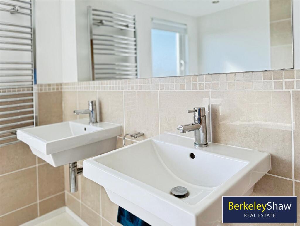 Ensuite Bathroom 2nd Floor