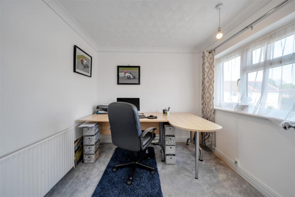 56 Kestrel Road-19.jpg