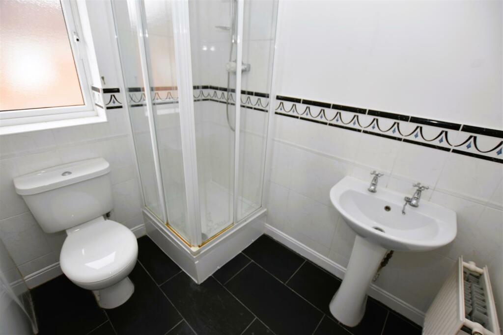 Bathroom - additional image.JPG