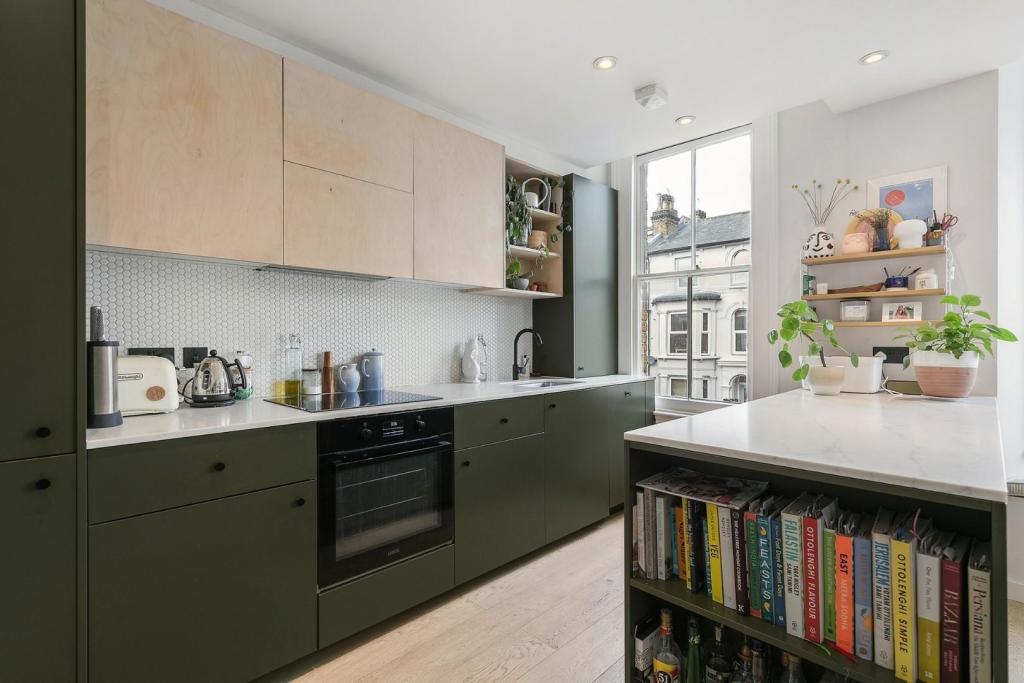 Kitchen (2).jpg