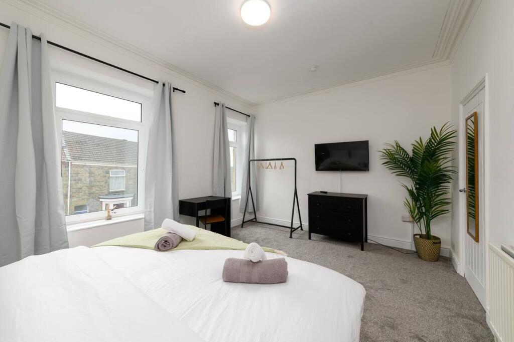 8a98698b-a9d3-49e8-a