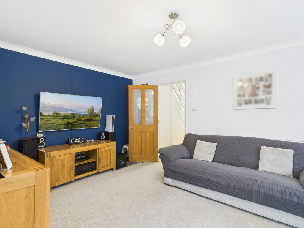 CAM01984G0-PR0527-STILL014