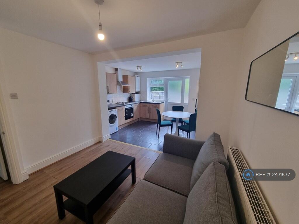 Living Room And Kitchen 