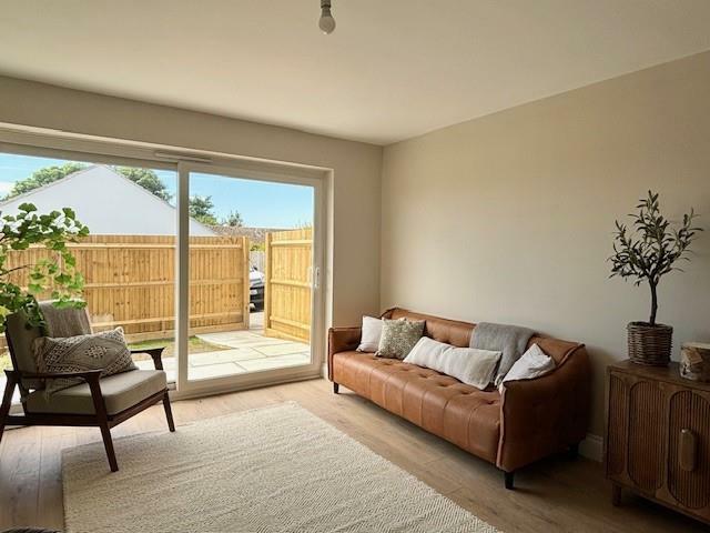 lounge2.jpg