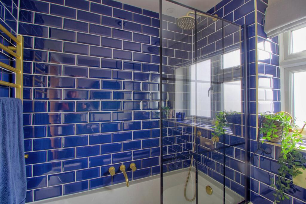 Stylish shower &amp; bath fittings