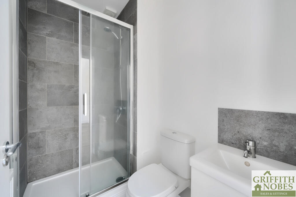 Downstairs Ensuite Shower