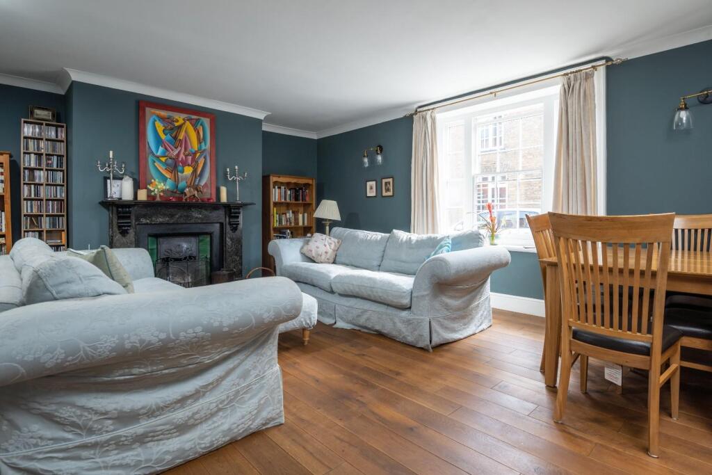 Latcham Dowling 33 Horslow Street Potton_MATTHEW P