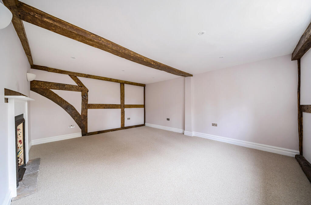 1377031-15-690e04...