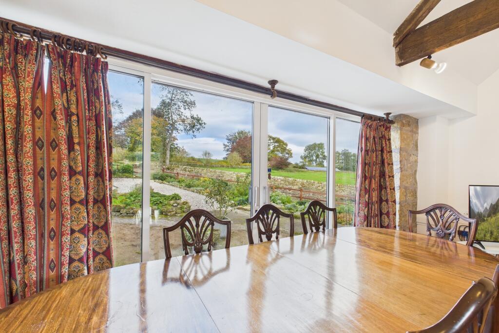 CAM04201G0-PR0110-STILL034