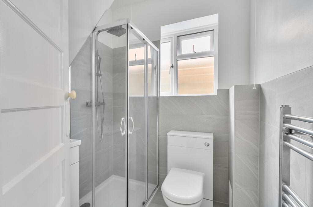 1347992-7-68b5876...