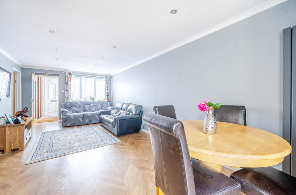 1313635-11-685972...