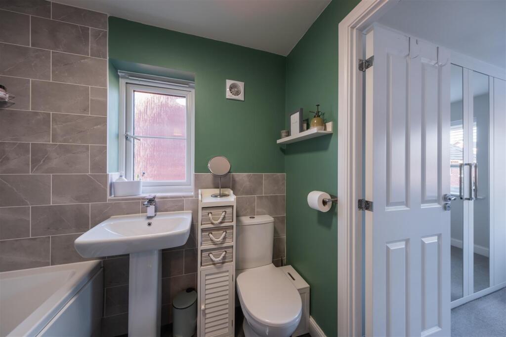 17 Dahlia Crescent-018.jpg