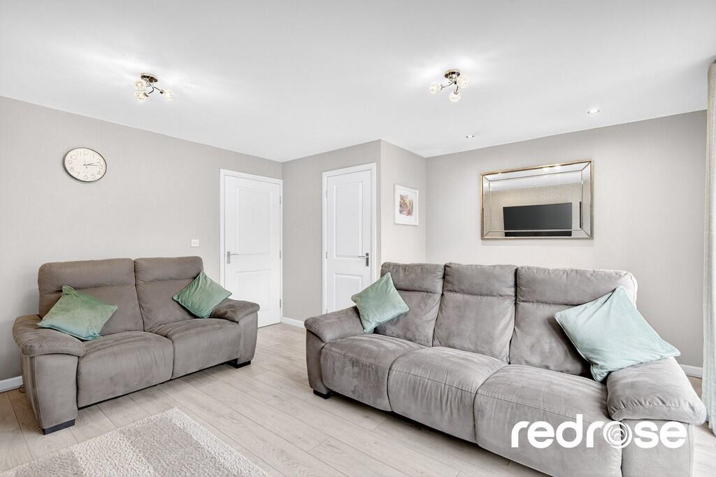 web_7 Townsend Dr...