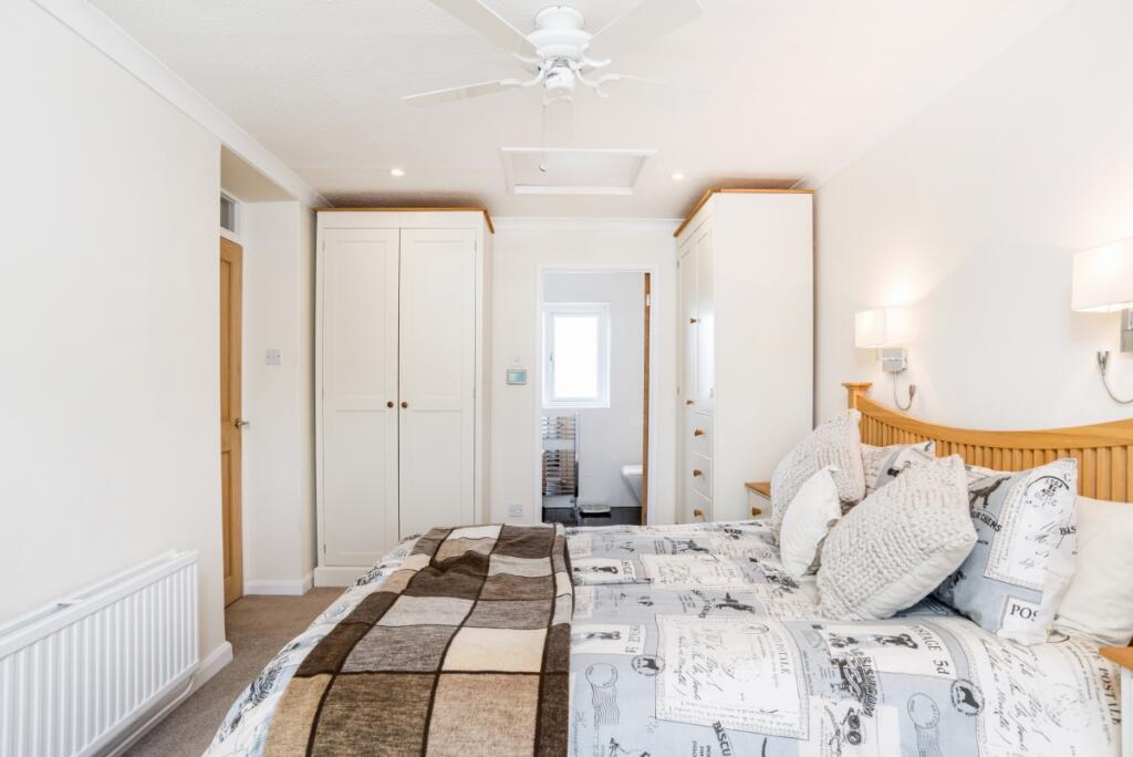 Bedroom &amp; Ensuite