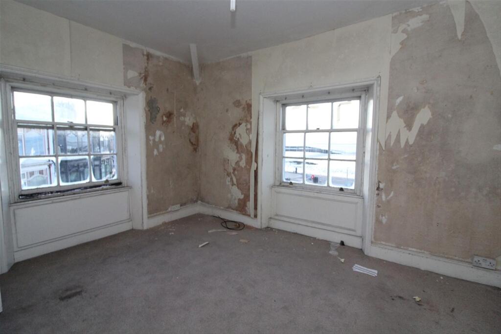 Queens Hotel Upstair