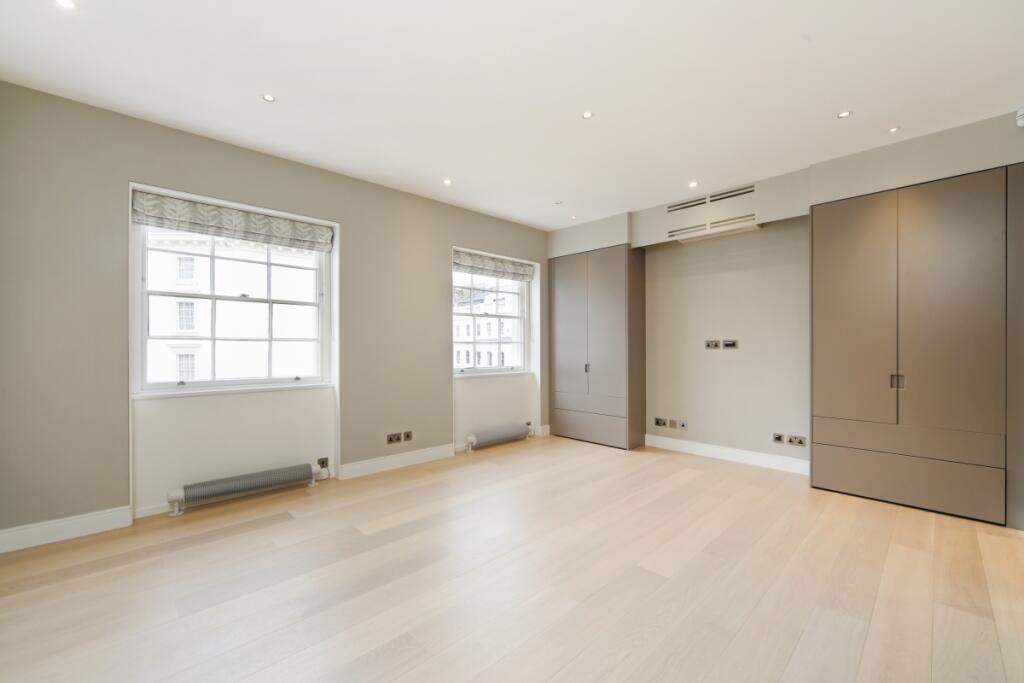 6, 93 Eaton Place...