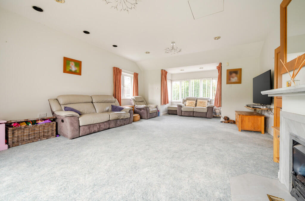 1370701-9-68f6055...