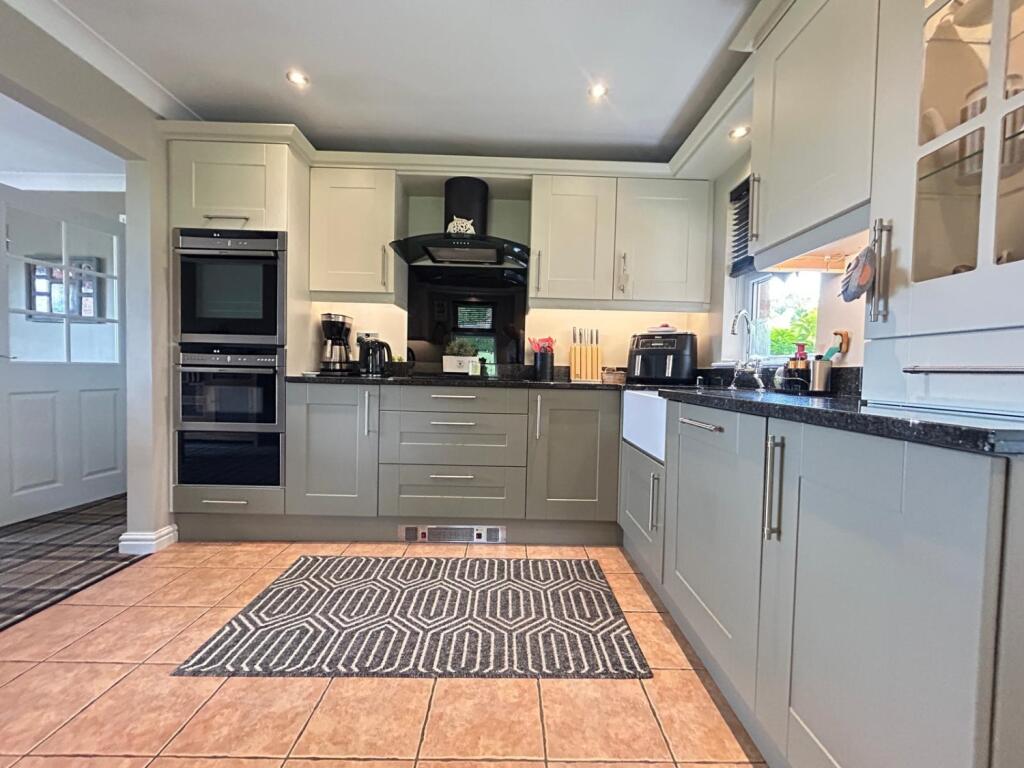 9df84130-cbaa-48ee-be53-64e4acb7780e