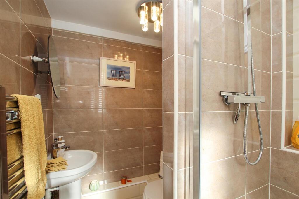 Shower Room.JPG