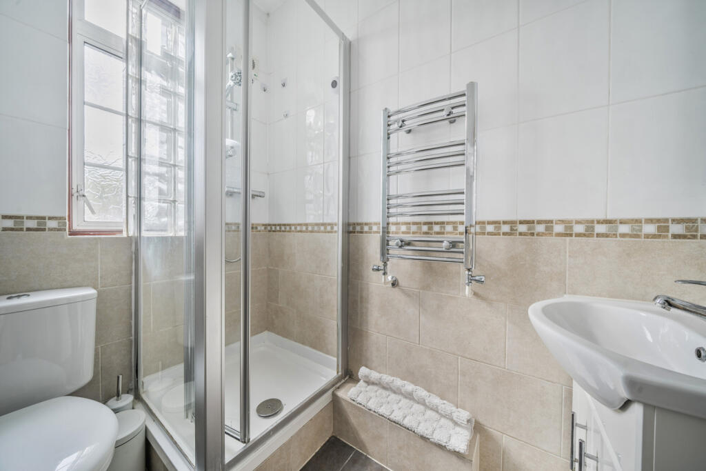 1359831-18-68d3df...