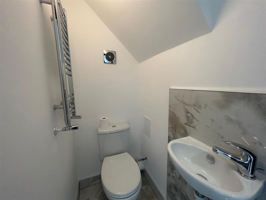 Cloakroom/wc