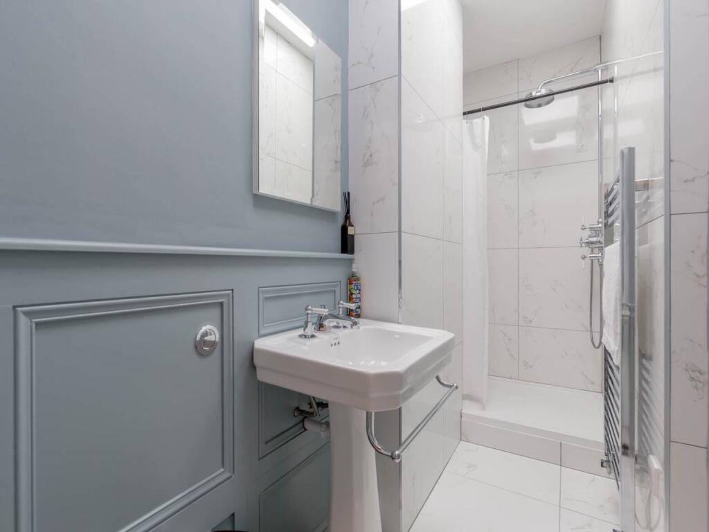 62660_Drummond_Place