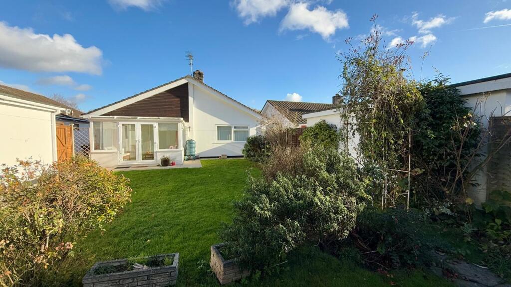 rear garden.JPG