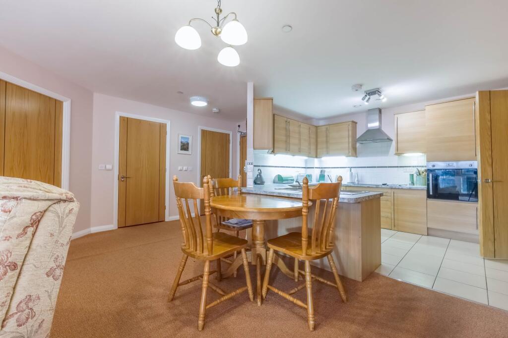 KITCHEN / LIVING AREA