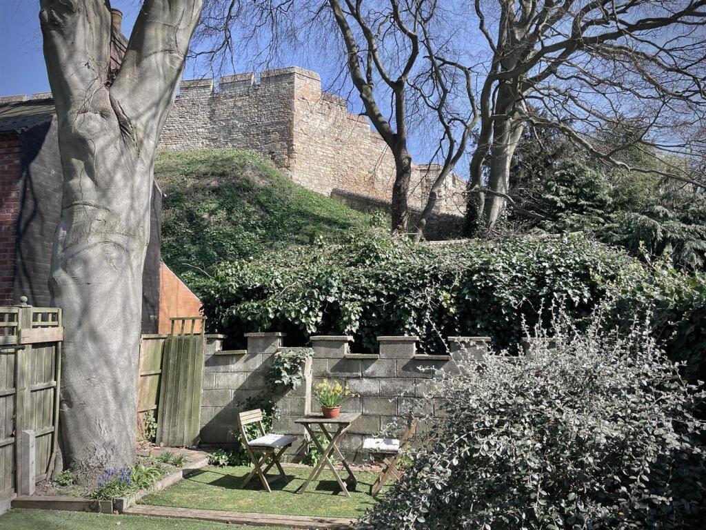 Garden 1.jpg