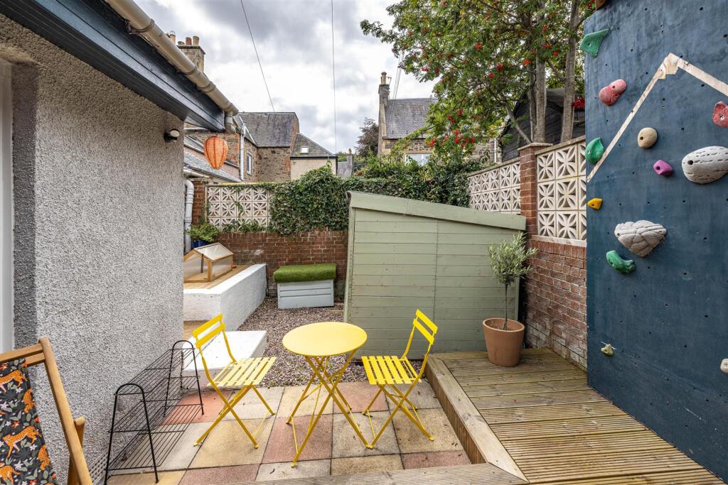 12 Elm Row Galashiels 41.JPG