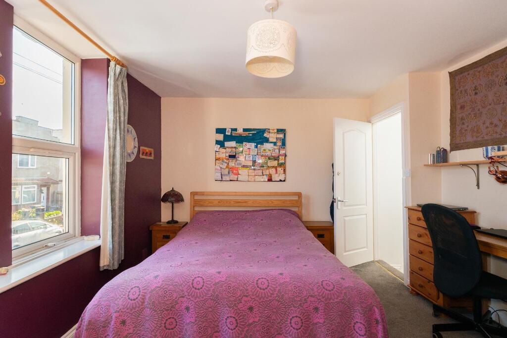 0B5SEE - Bedroom A.jpg