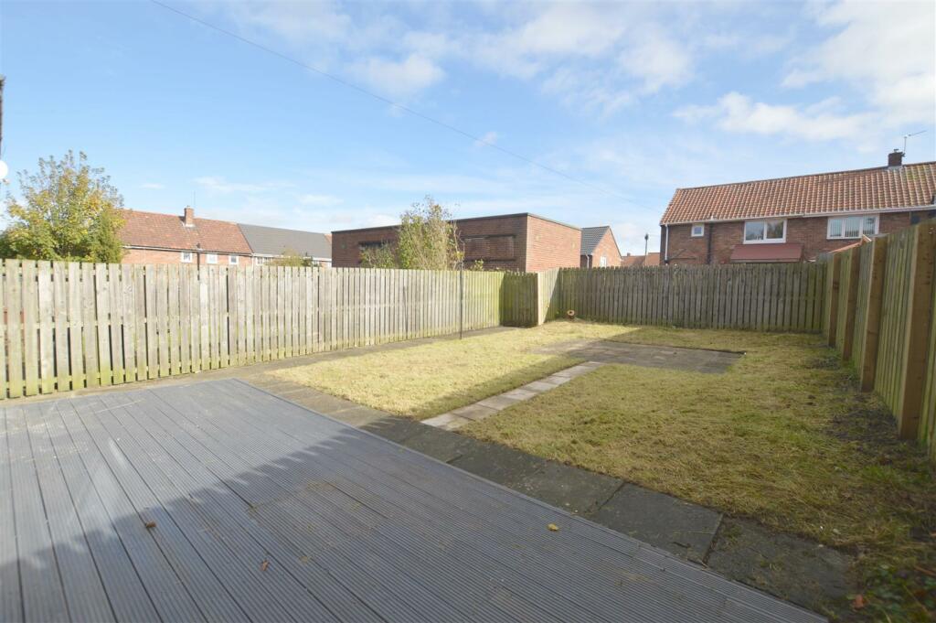 7 Chesham Green Garden.JPG